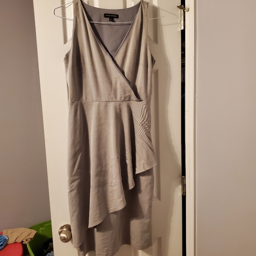 Banana Republic Ruffle Dress, size 6